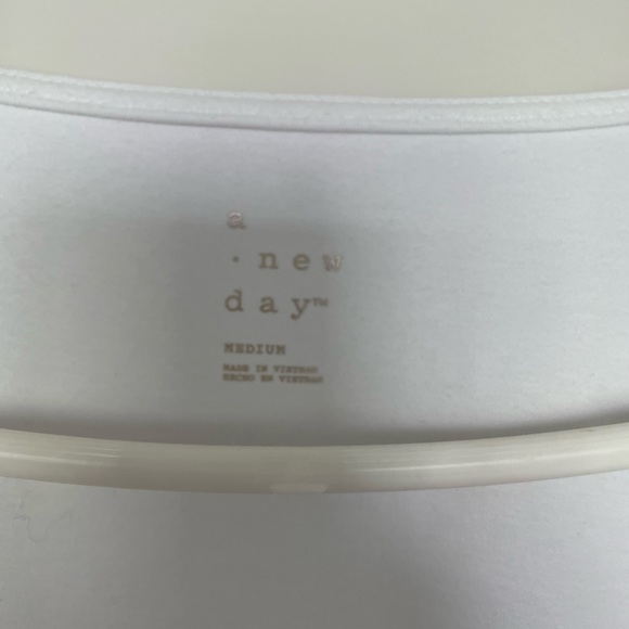 NWOT A New Day Flutter Sleeve Top - Picture 4 of 6